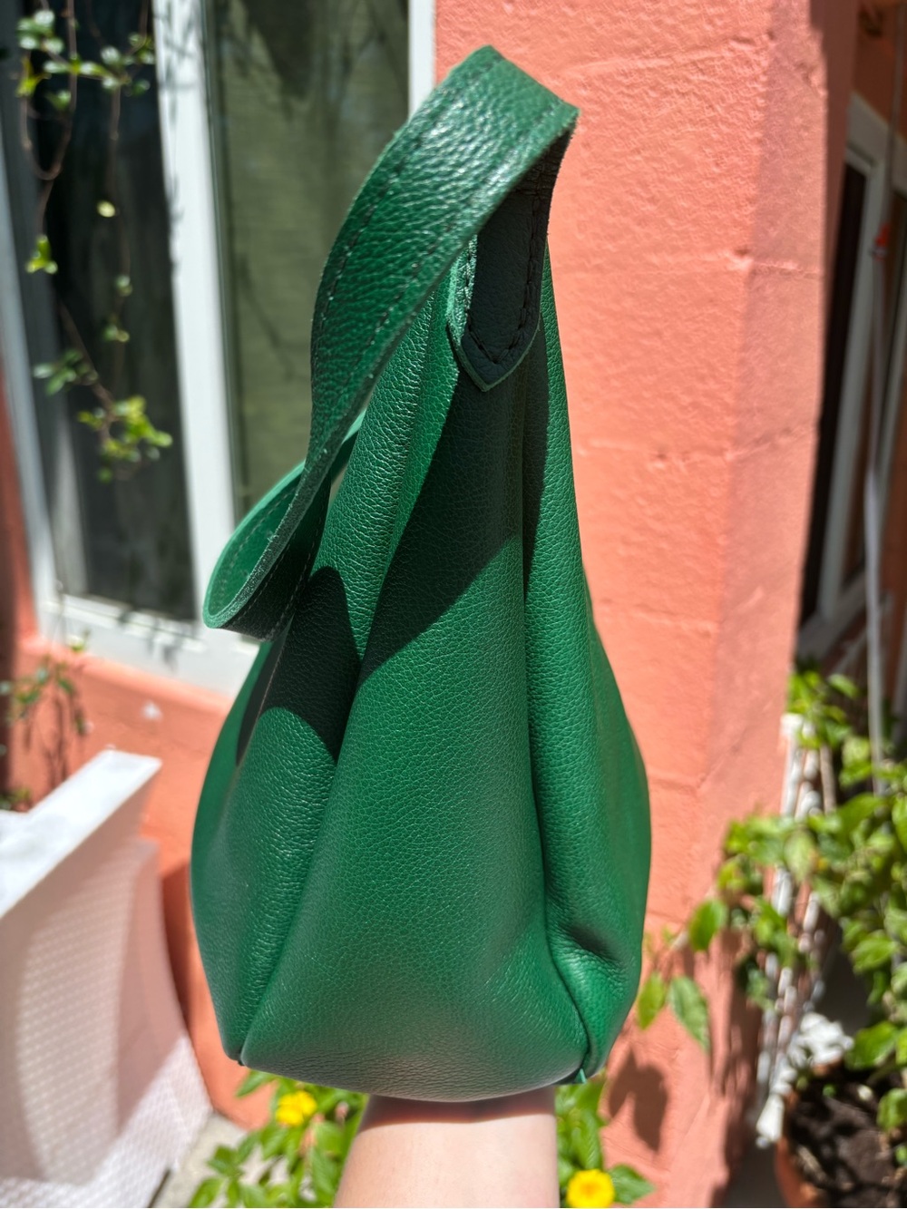 Portland Leather Medium Aspen in Bacalar Premium Line EUC Leather Shoulder Bag - Picture 4 of 14